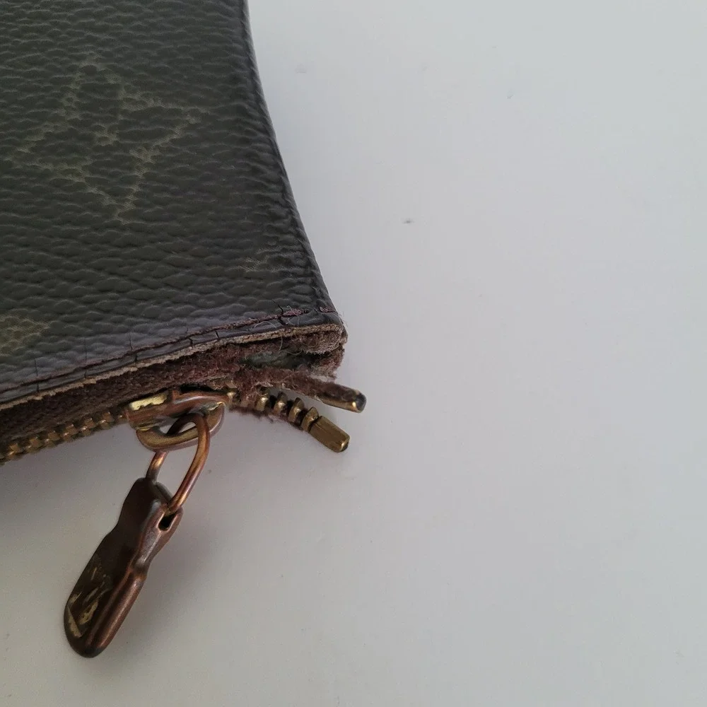 Louis Vuitton Monogram Cles Key Pouch Vintage Brown Canvas Wallet M62650